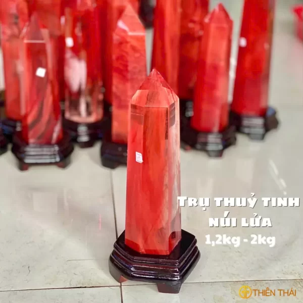 Trụ thuỷ tinh núi lửa đỏ