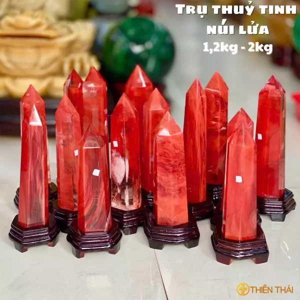 Trụ thuỷ tinh núi lửa đỏ