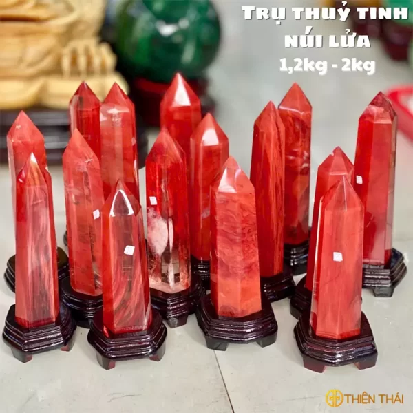 Trụ thuỷ tinh núi lửa đỏ