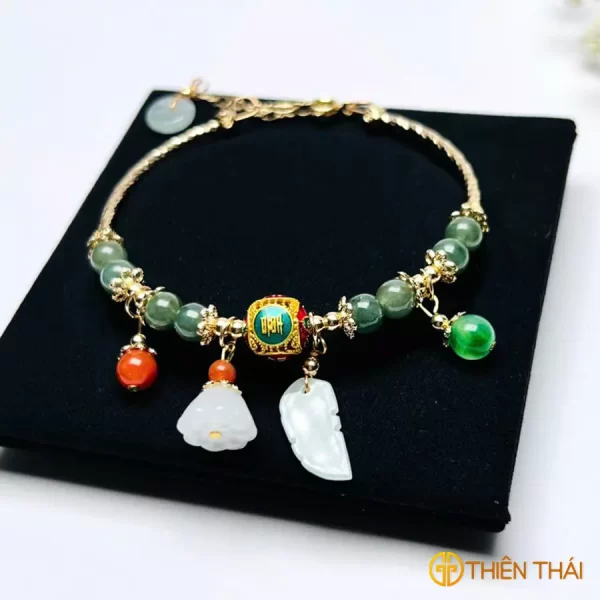 Vòng mic charm ngọc Jade