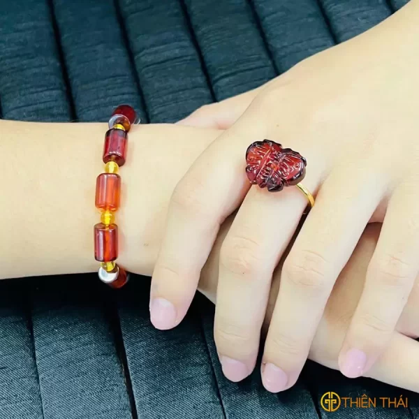 Set hổ phách huyết amber